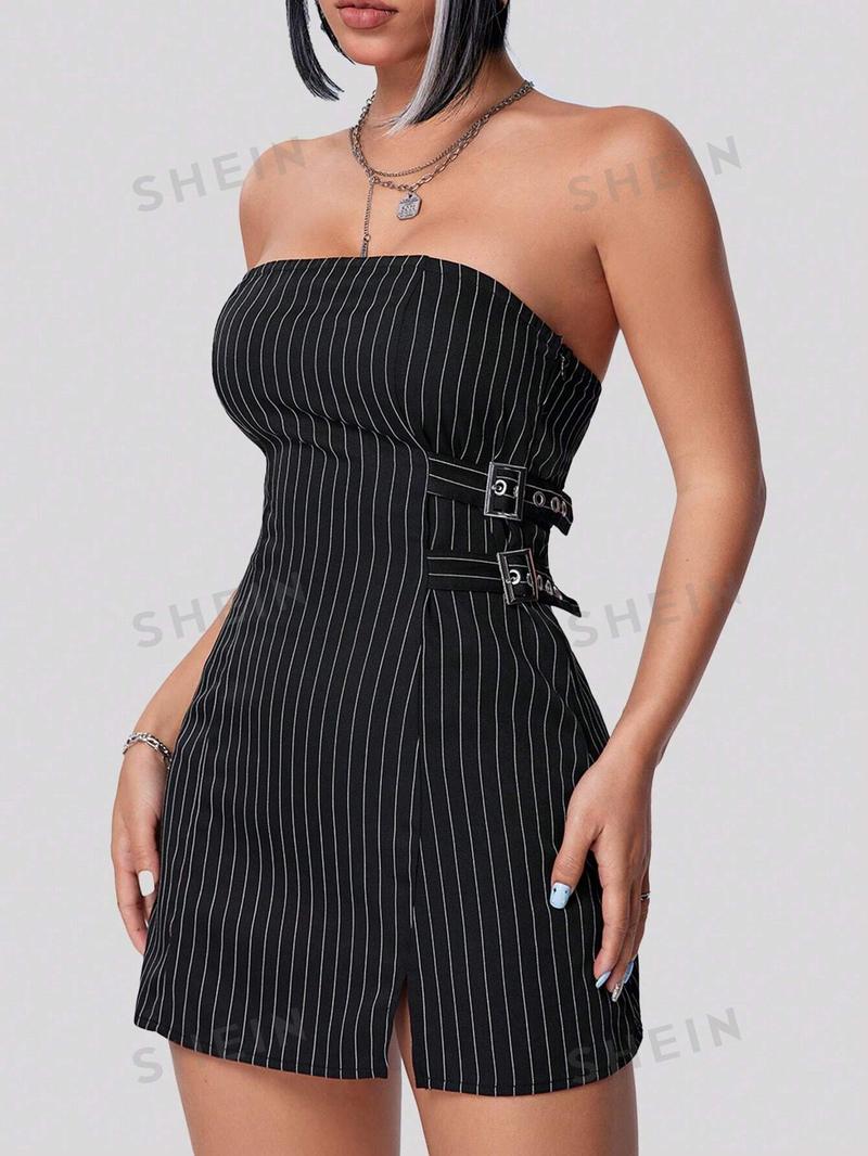 SHEIN Coolane Полосатое платье без бретелек с металлизированной пряжкой, черный SHEIN Coolane Полосатое платье без бретелек с металлизированной пряжкой, черный