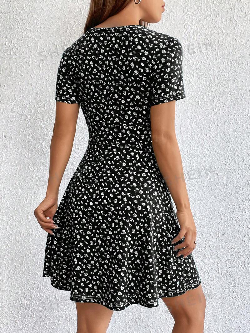 SHEIN EZwear Женское платье с глубоким v-образным вырезом и короткими рукавами с принтом, черный