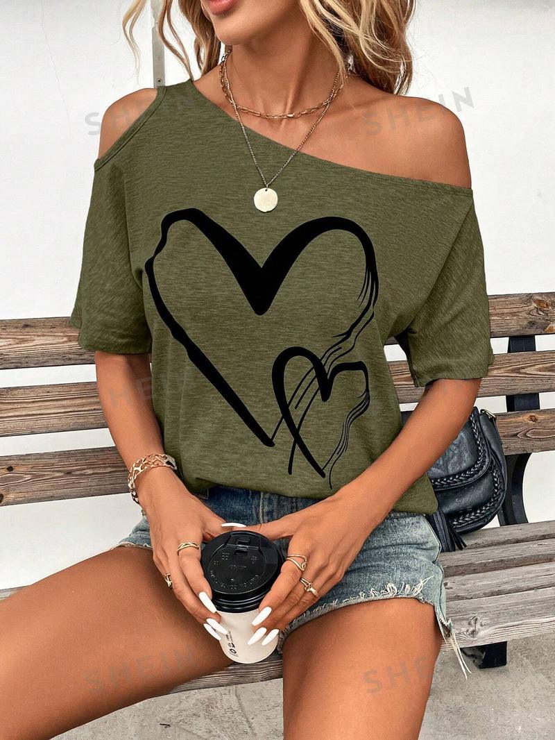 SHEIN Clasi Женская футболка с принтом Love Heart и нерегулярными плечами, армейский зеленый SHEIN Clasi Женская футболка с принтом Love Heart и нерегулярными плечами, армейский зеленый